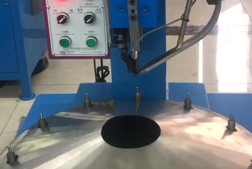 2023-3-10 什么是鉚釘機的實心鉚釘？實心鉚釘?shù)膽?yīng)用范圍有哪些？.jpg